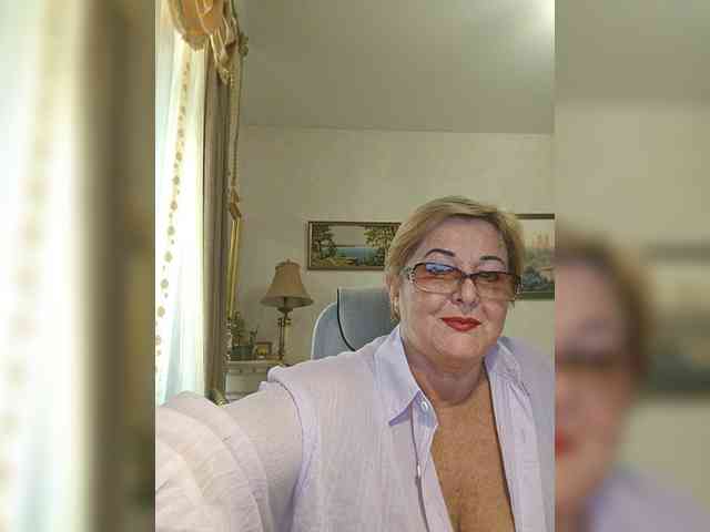 KarinkaSweet webcam