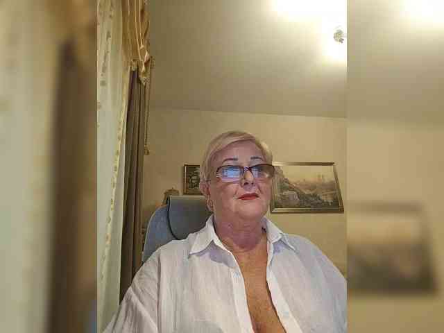 KarinkaSweet webcam