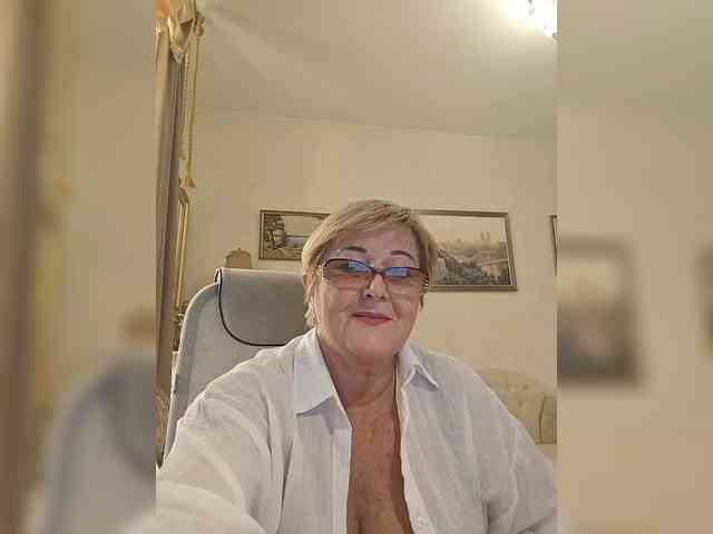 KarinkaSweet webcam