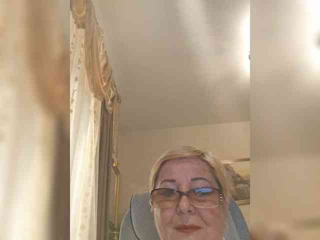 KarinkaSweet webcam