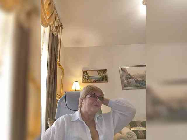 KarinkaSweet webcam