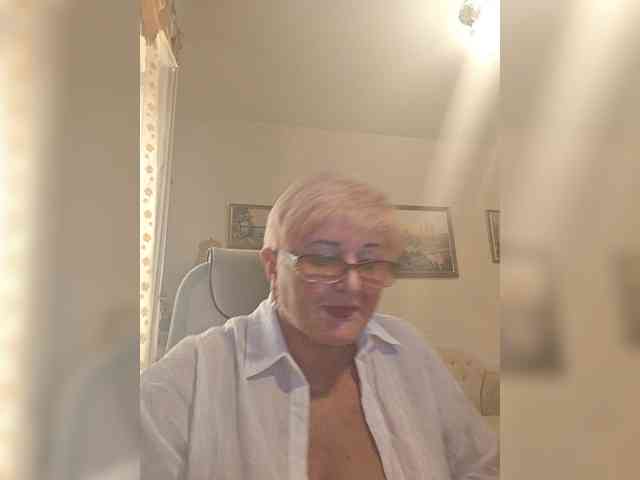 KarinkaSweet webcam