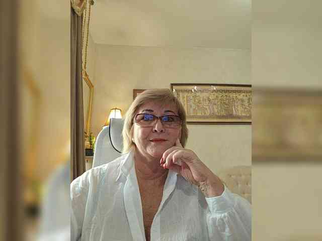 KarinkaSweet webcam