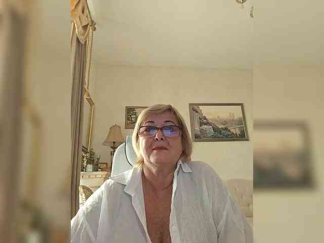 KarinkaSweet webcam