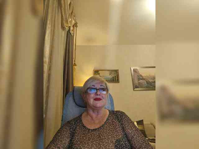 KarinkaSweet webcam