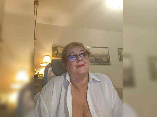 KarinkaSweet webcam