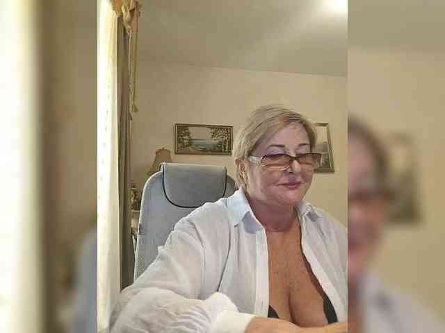 KarinkaSweet webcam