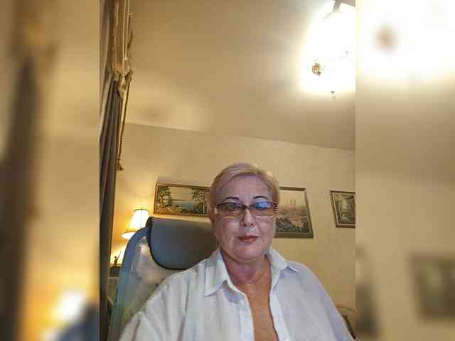 KarinkaSweet webcam
