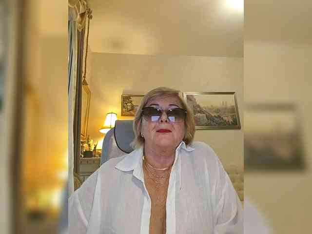KarinkaSweet webcam