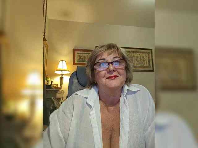 KarinkaSweet webcam