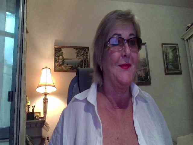 KarinkaSweet webcam