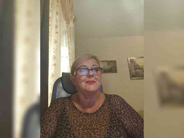 KarinkaSweet webcam