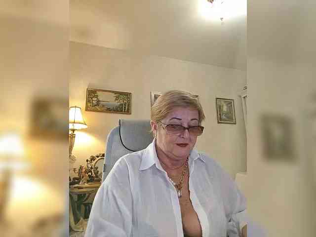 KarinkaSweet webcam