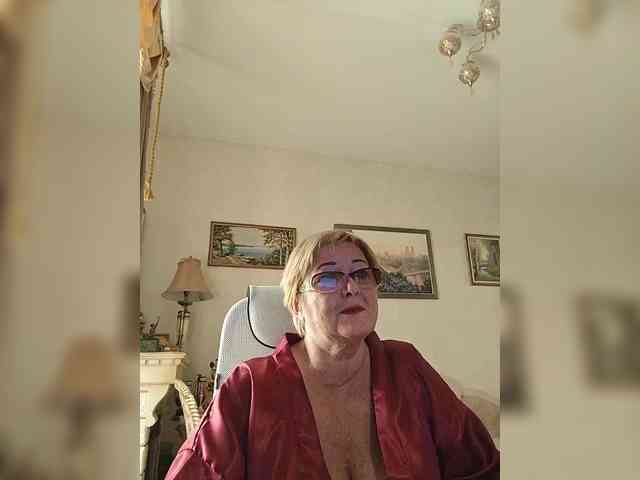 KarinkaSweet webcam