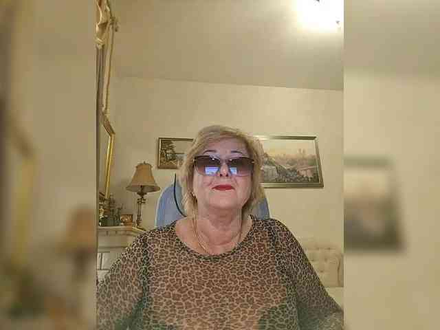 KarinkaSweet webcam