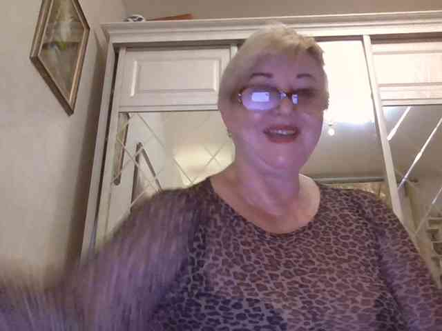 KarinkaSweet webcam