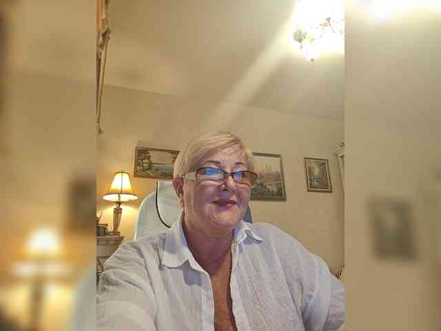 KarinkaSweet webcam