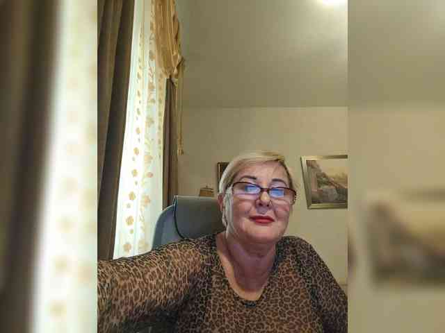 KarinkaSweet webcam