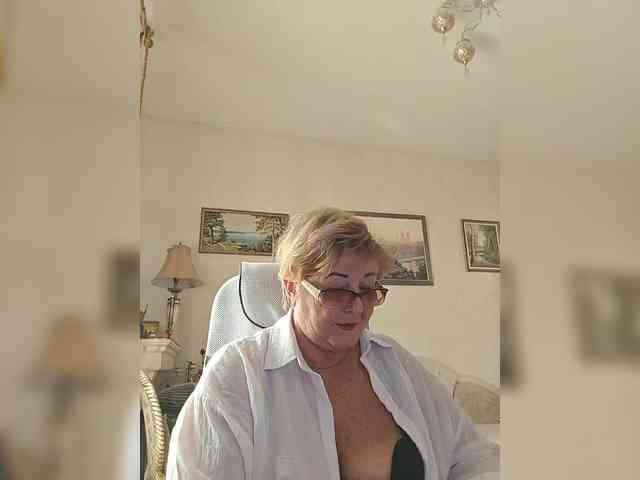 KarinkaSweet webcam