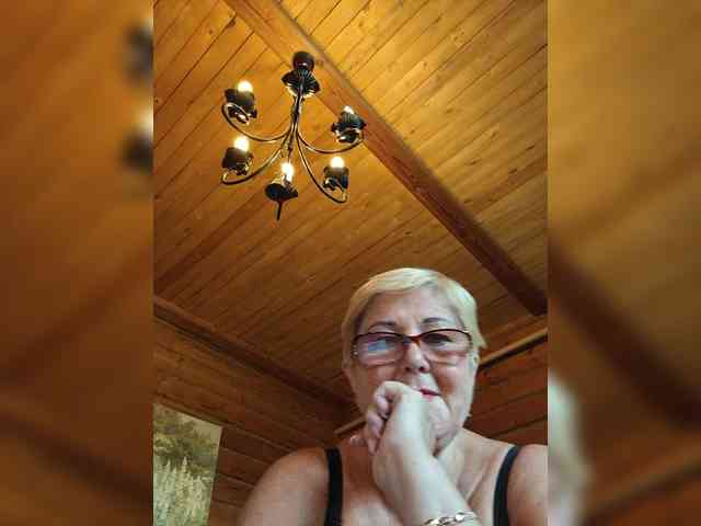 KarinkaSweet webcam