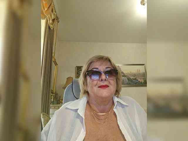 KarinkaSweet webcam