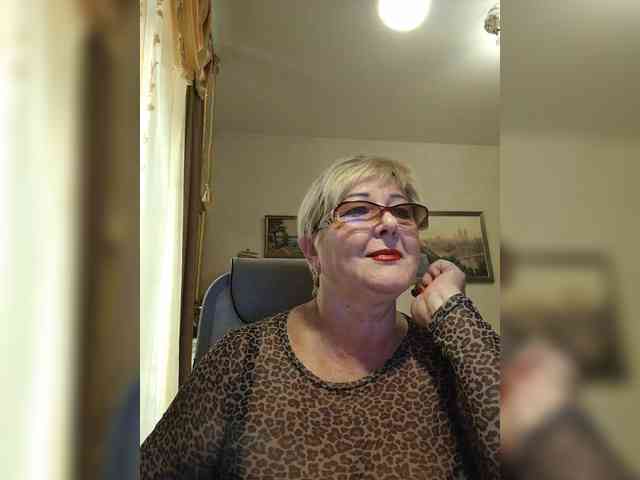 KarinkaSweet webcam