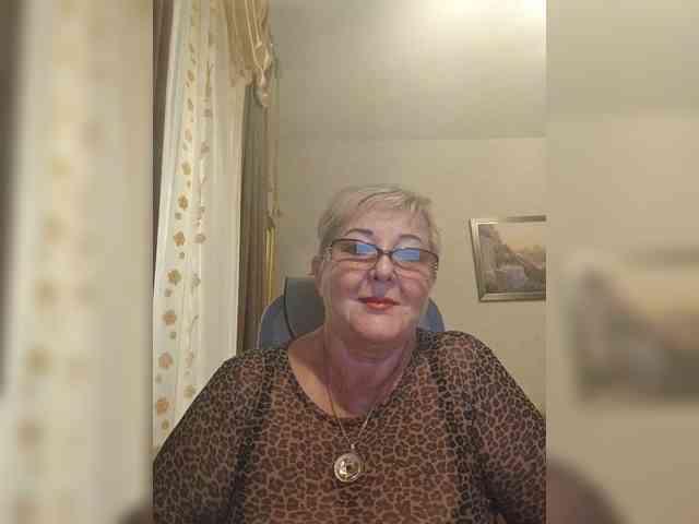 KarinkaSweet webcam