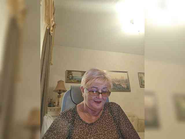 KarinkaSweet webcam