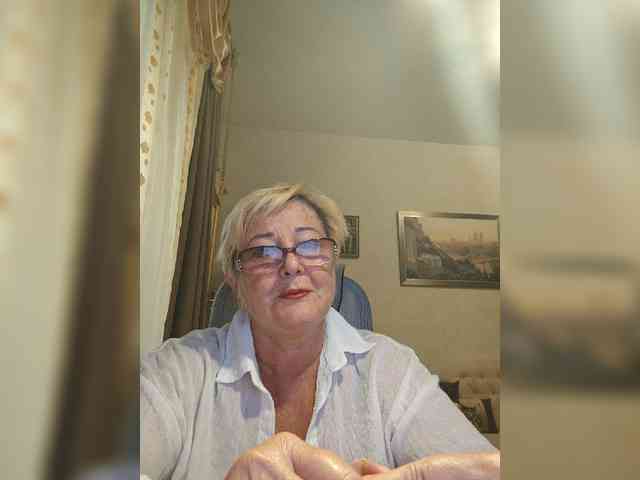 KarinkaSweet webcam