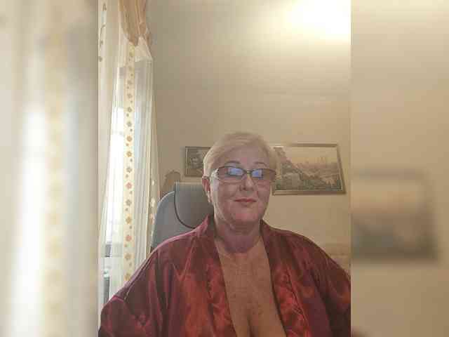 KarinkaSweet webcam