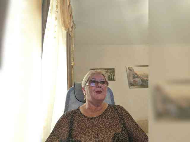 KarinkaSweet webcam