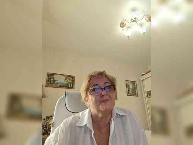 KarinkaSweet webcam