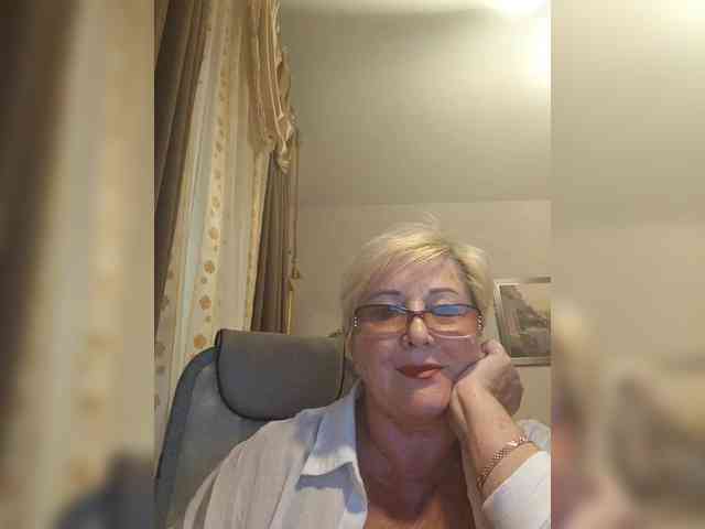 KarinkaSweet webcam