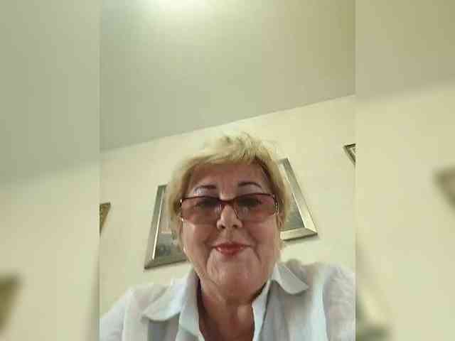 KarinkaSweet webcam