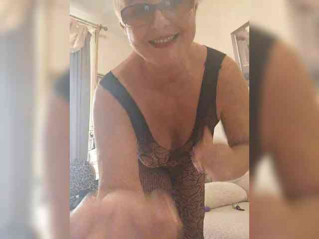 KarinkaSweet webcam