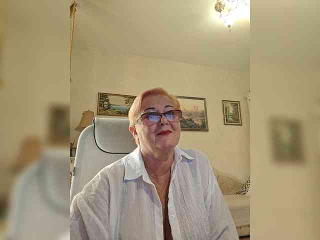 KarinkaSweet webcam
