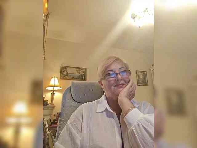 KarinkaSweet webcam