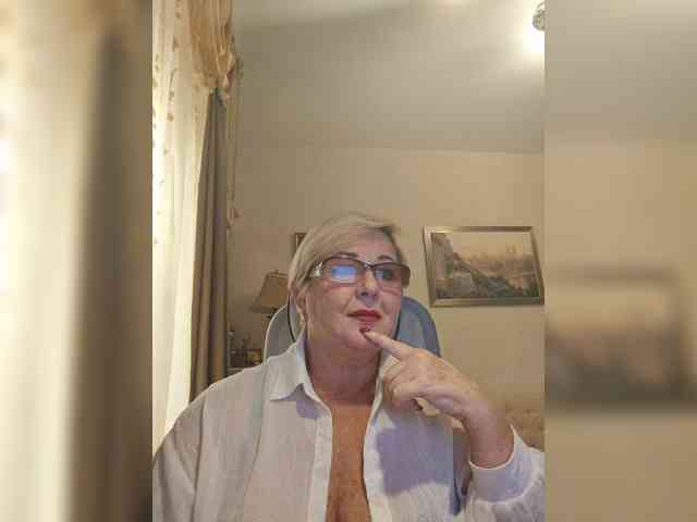 KarinkaSweet webcam