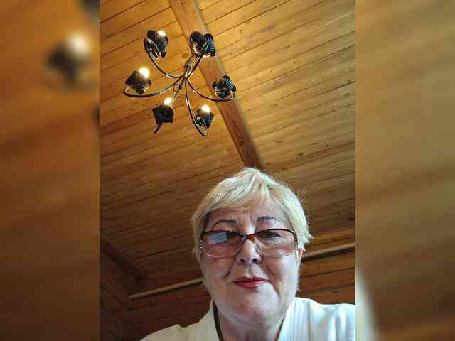 KarinkaSweet webcam