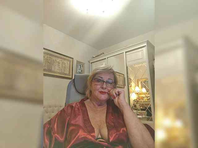 KarinkaSweet webcam