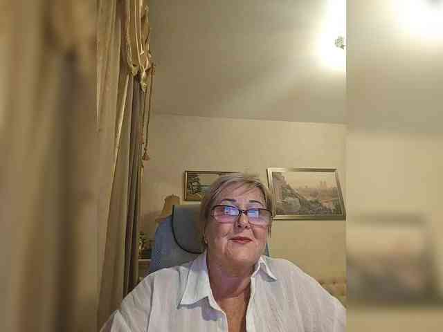 KarinkaSweet webcam