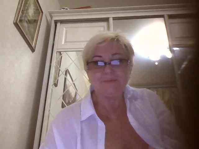 KarinkaSweet webcam