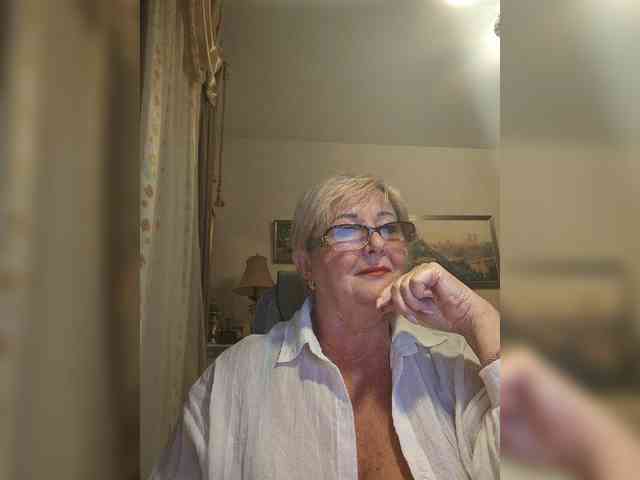 KarinkaSweet webcam