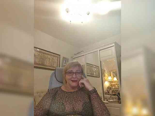KarinkaSweet webcam