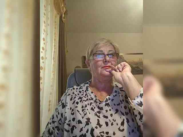 KarinkaSweet webcam