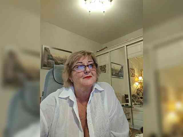 KarinkaSweet webcam