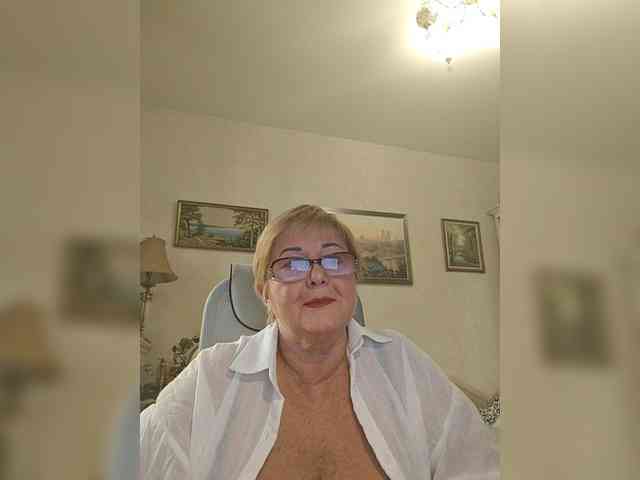 KarinkaSweet webcam