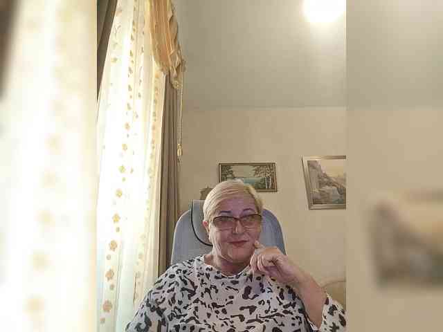 KarinkaSweet webcam