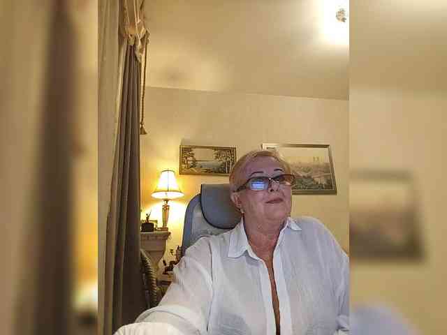KarinkaSweet webcam