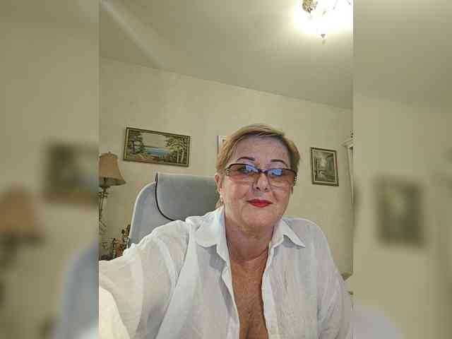 KarinkaSweet webcam